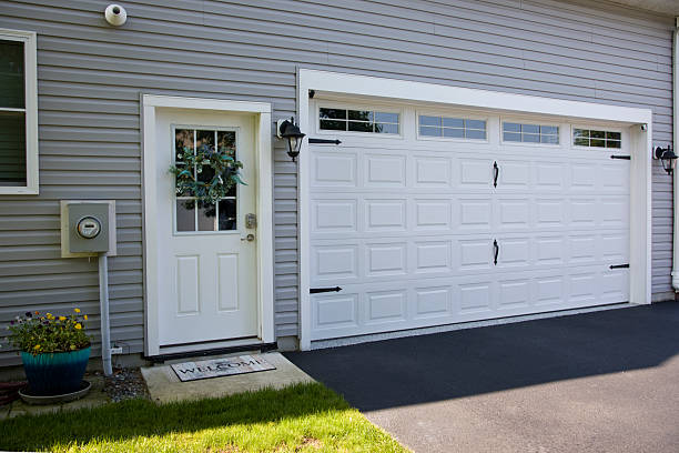 24/7 Emergency Garage Door Panel Replacement experts in Shelley, ID